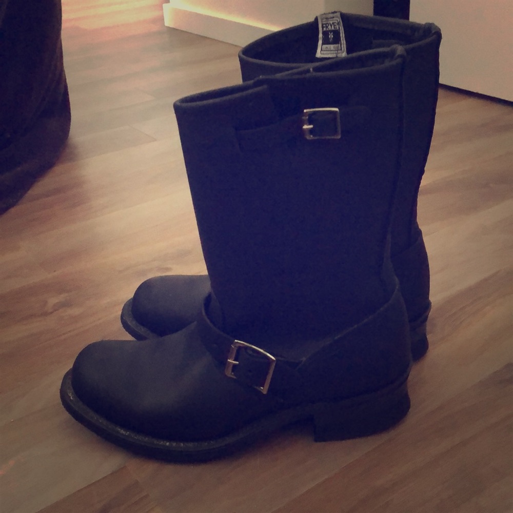 Frye engineer boots size 9